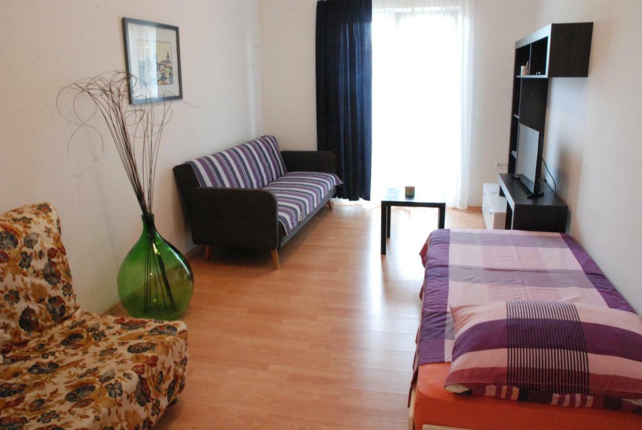 Apartmani Radin Rosini Exteriér fotografie