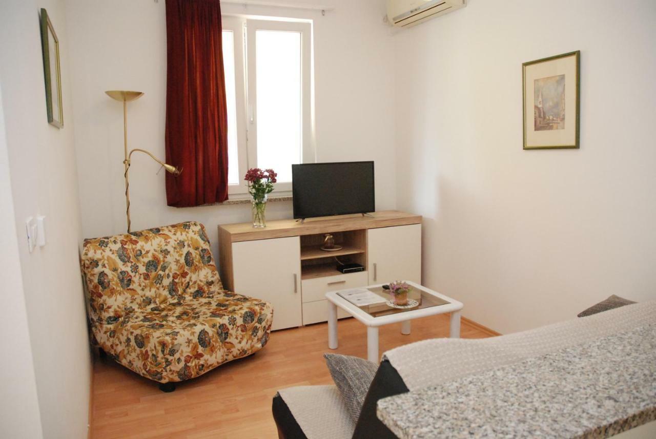 Apartmani Radin Rosini Exteriér fotografie
