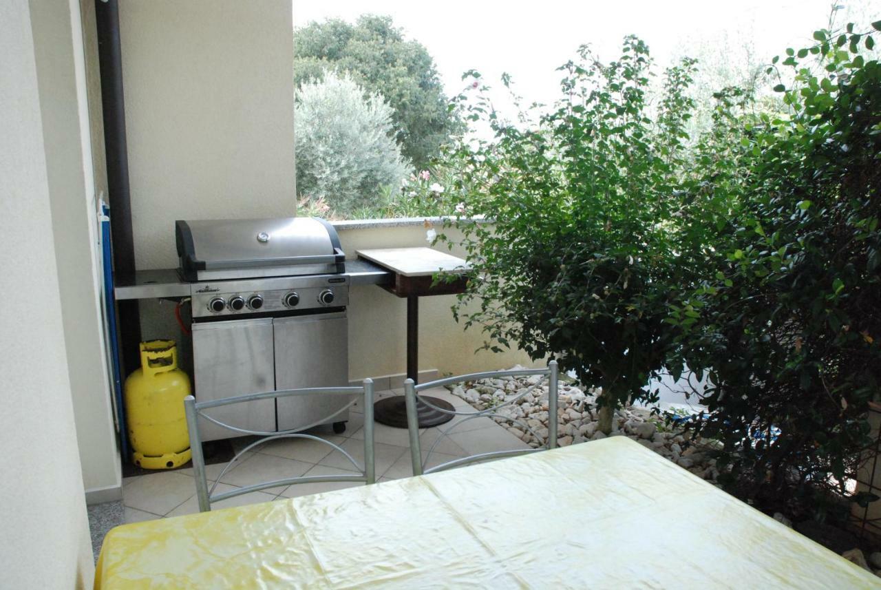 Apartmani Radin Rosini Exteriér fotografie